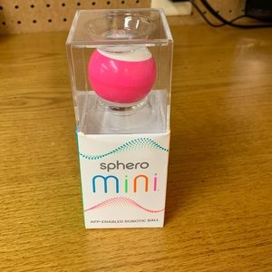 Sphero Mini report control ball connects to app on phone